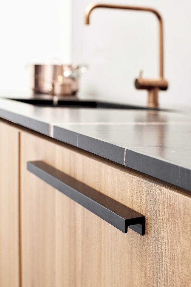 Station Handle